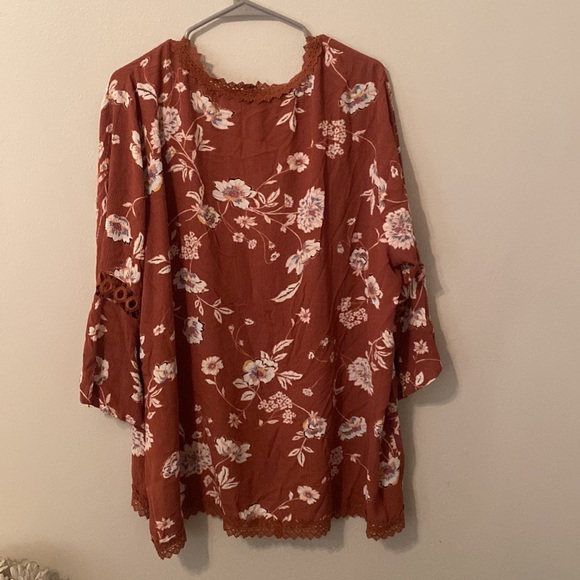 Maurices Dark Mauve Floral Kimono with Lace and Cutout Details [Size: XL] - Picture 2 of 6